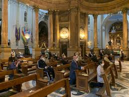 Voy a ver a la Virgen»: emociones y lágrimas en la reapertura del Pilar –  Iglesia en Aragon