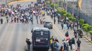 Taxistas bloquearán las 2 terminales del AICM este miércoles 11 de marzo