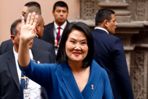La derechista Keiko Fujimori asume la presidencia de Perú