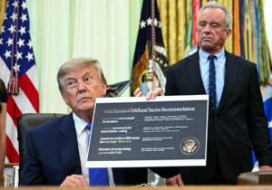 Trump firma un decreto para reducir a 11 las vacunas recomendadas para la infancia