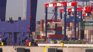 Entran en vigor aranceles de Canadá a productos de EEUU